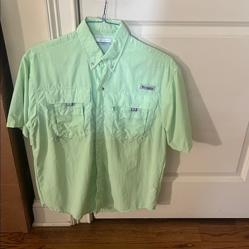 Columbia Men's light  Green Button Down Shirt